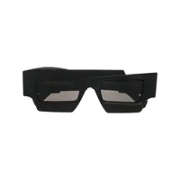 kuboraum lunettes de soleil teintées à monture carrée - noir