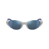 dolce & gabbana eyewear lunettes de soleil sporty à monture ovale - argent
