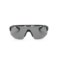 moncler eyewear lunettes de soleil à monture couvrante - noir